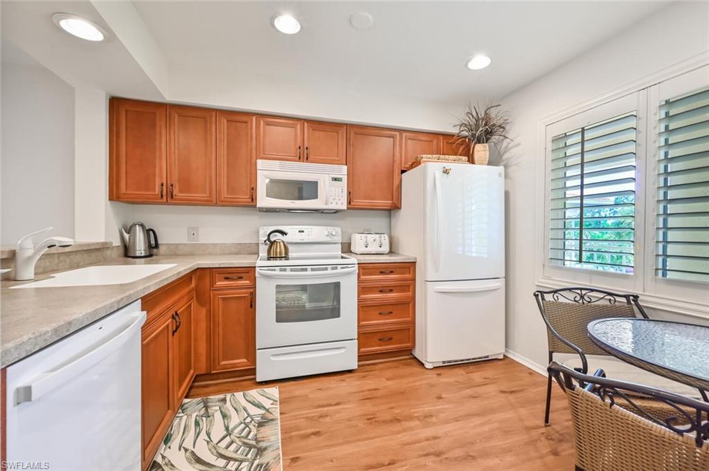 1001 Foxfire LN Unit: 304