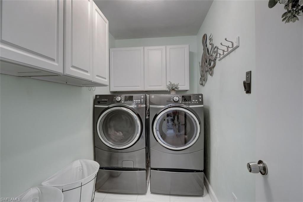 1881 16th AVE SW