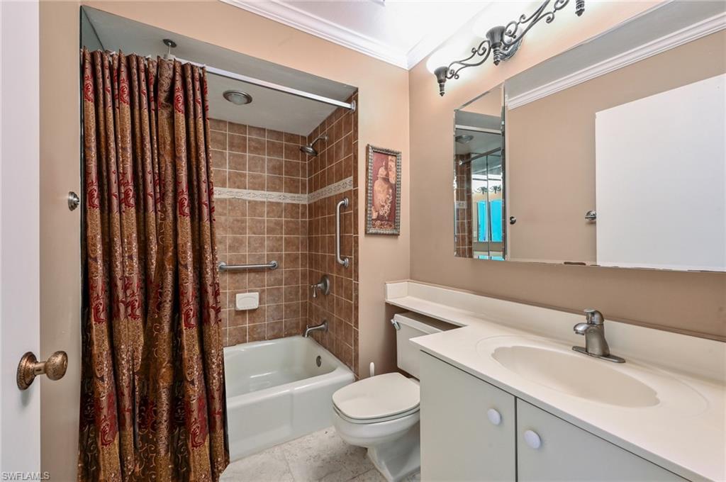 3123 Riviera DR Unit: B-202