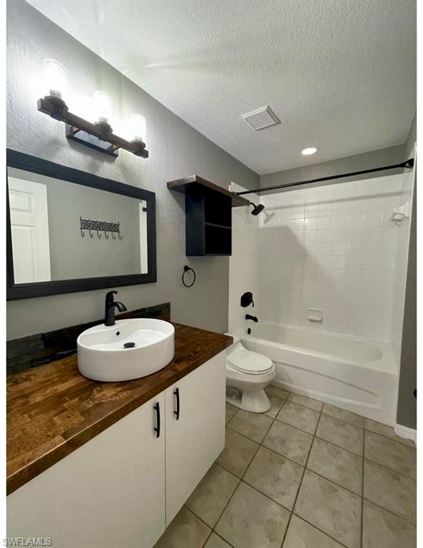 27095 Matheson AVE N Unit: 208