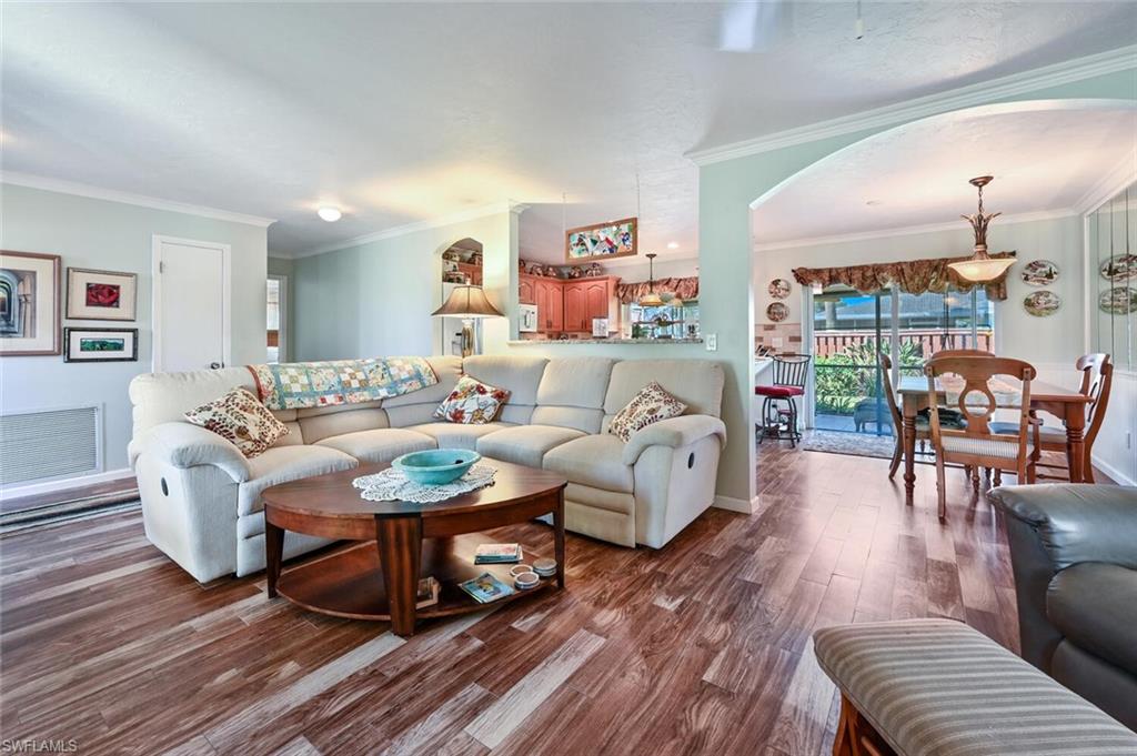 3341 Balboa CIR W