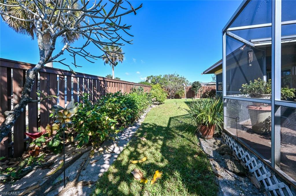 3341 Balboa CIR W