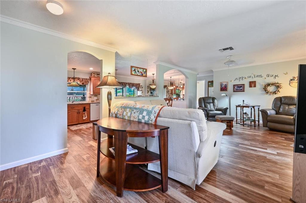 3341 Balboa CIR W