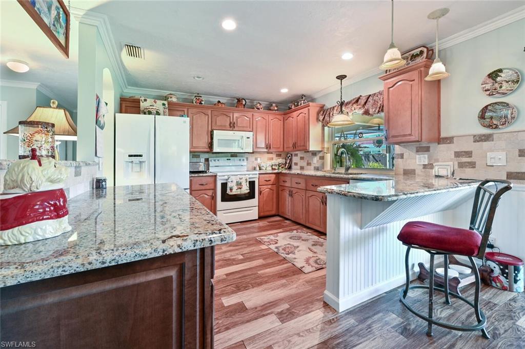 3341 Balboa CIR W