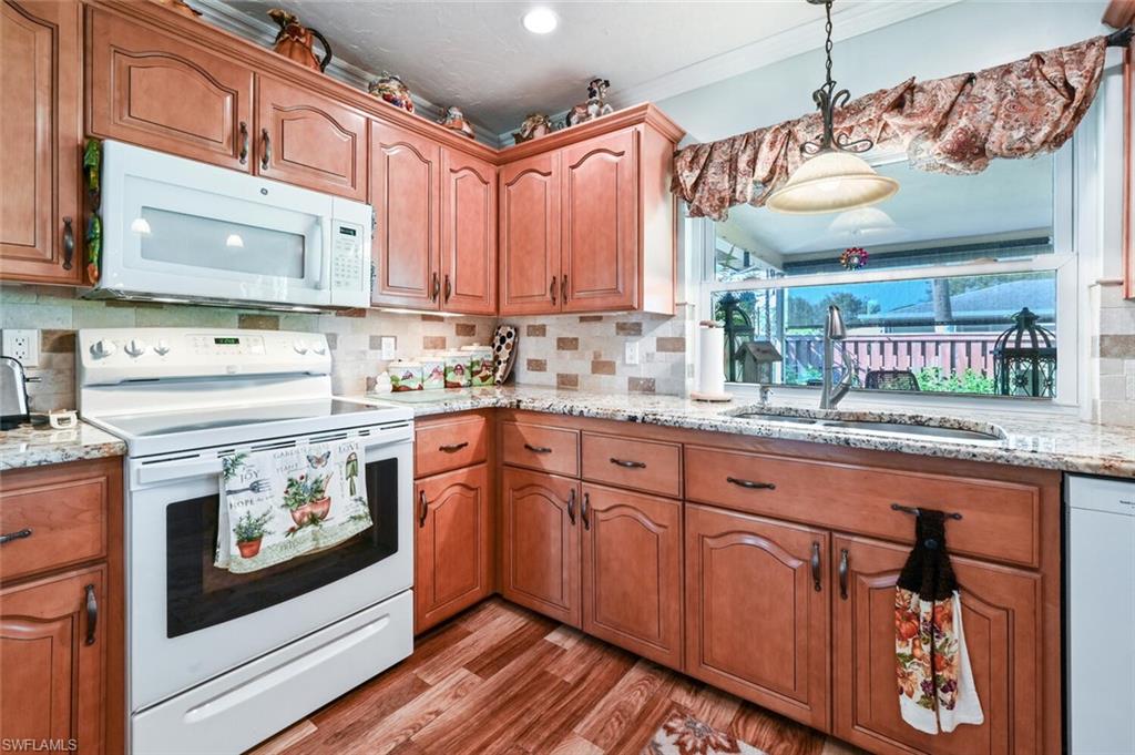 3341 Balboa CIR W
