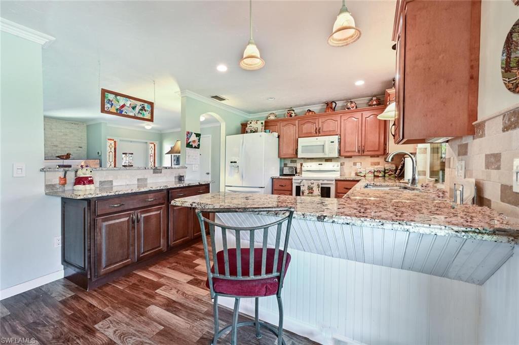 3341 Balboa CIR W