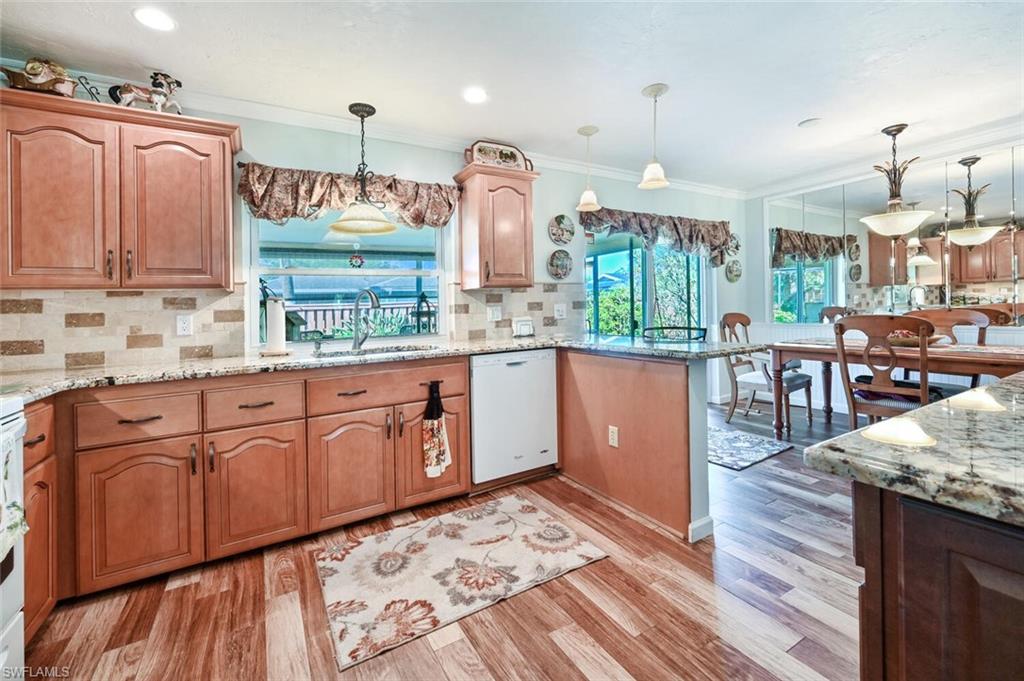 3341 Balboa CIR W