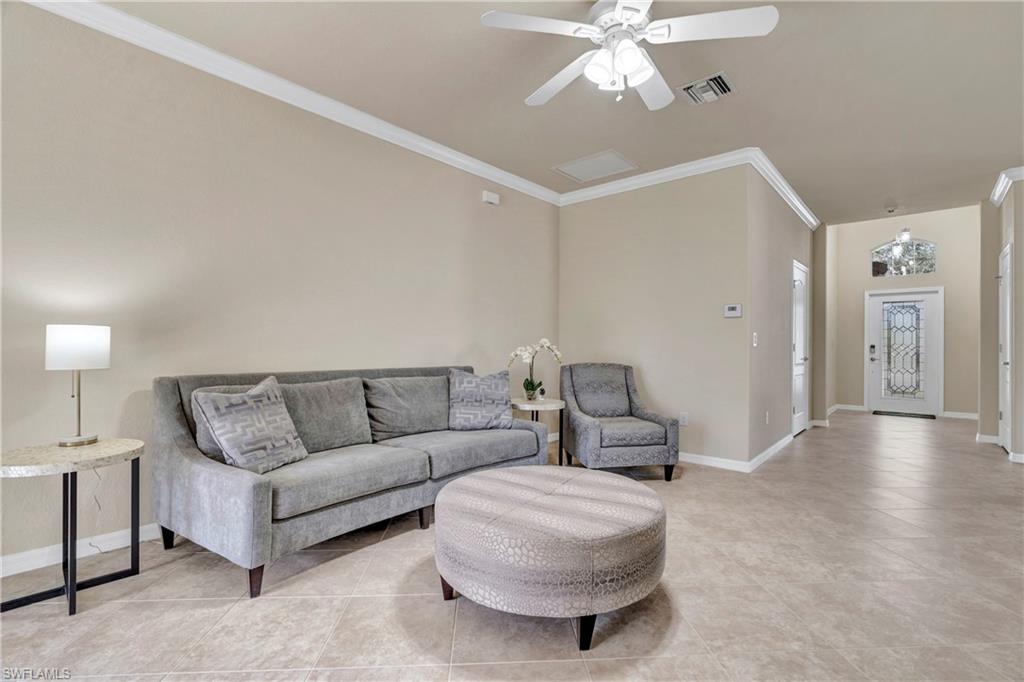 2085 Fairmont LN