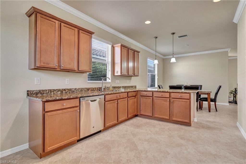 2085 Fairmont LN