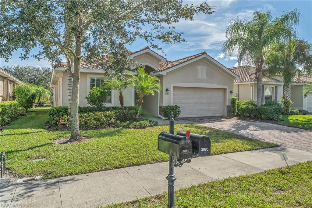 2085 Fairmont LN