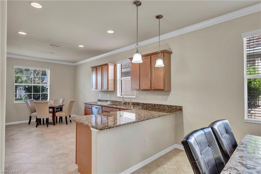 2085 Fairmont LN
