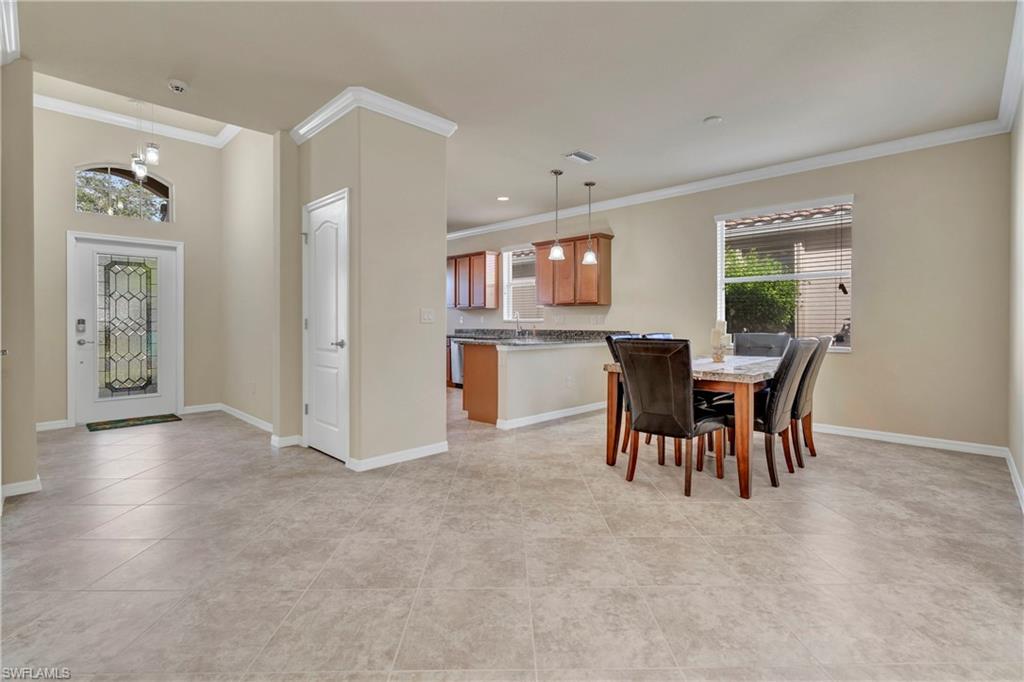 2085 Fairmont LN