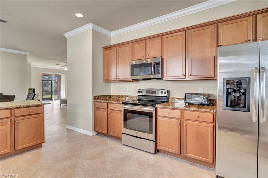 2085 Fairmont LN