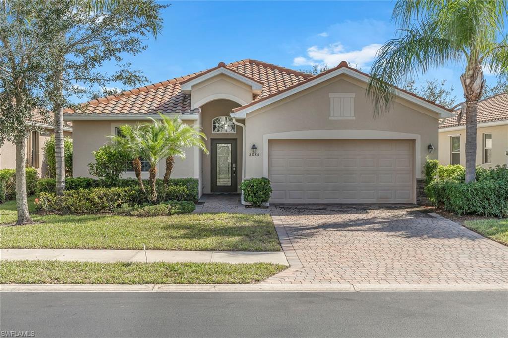 2085 Fairmont LN