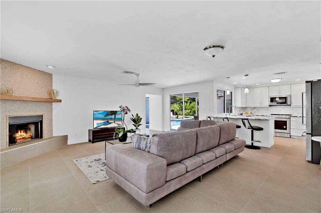 740 Orchid DR