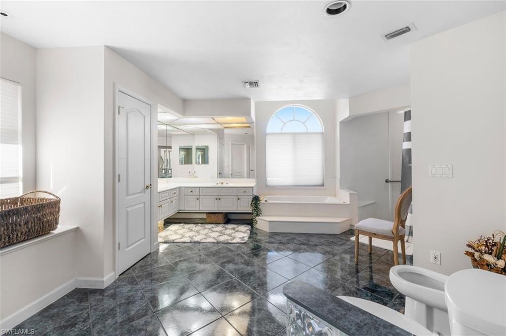 2505 Kings Lake BLVD