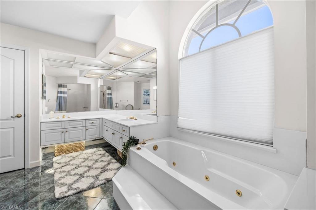 2505 Kings Lake BLVD