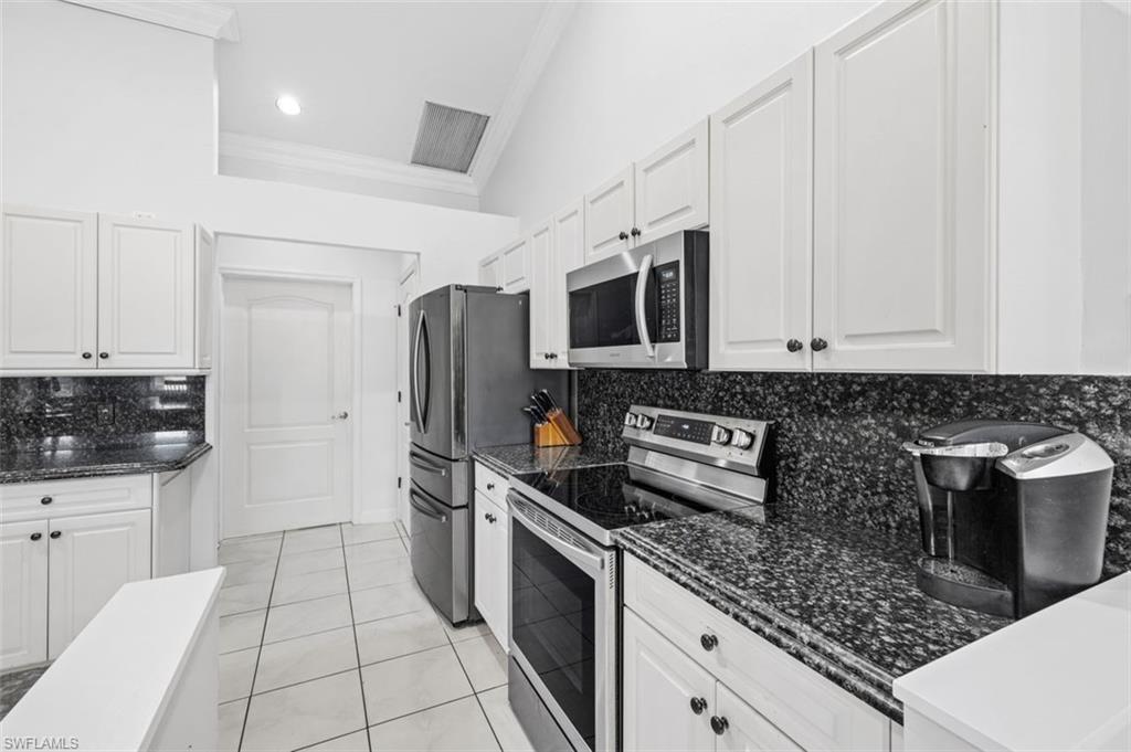 2505 Kings Lake BLVD