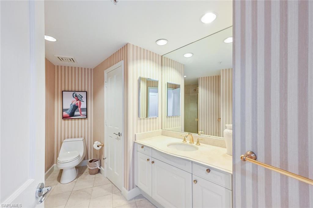 8665 Bay Colony DR Unit: 1401