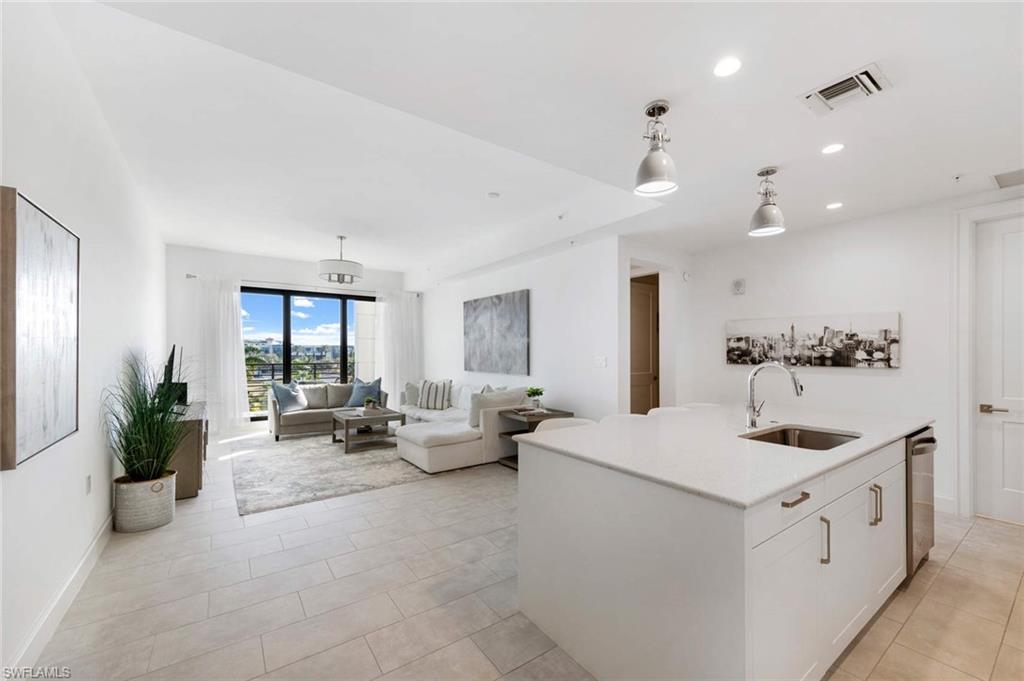 1111 Central AVE Unit: 401