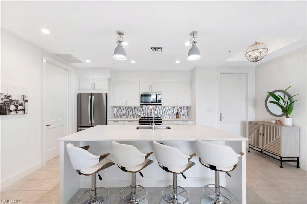 1111 Central AVE Unit: 401