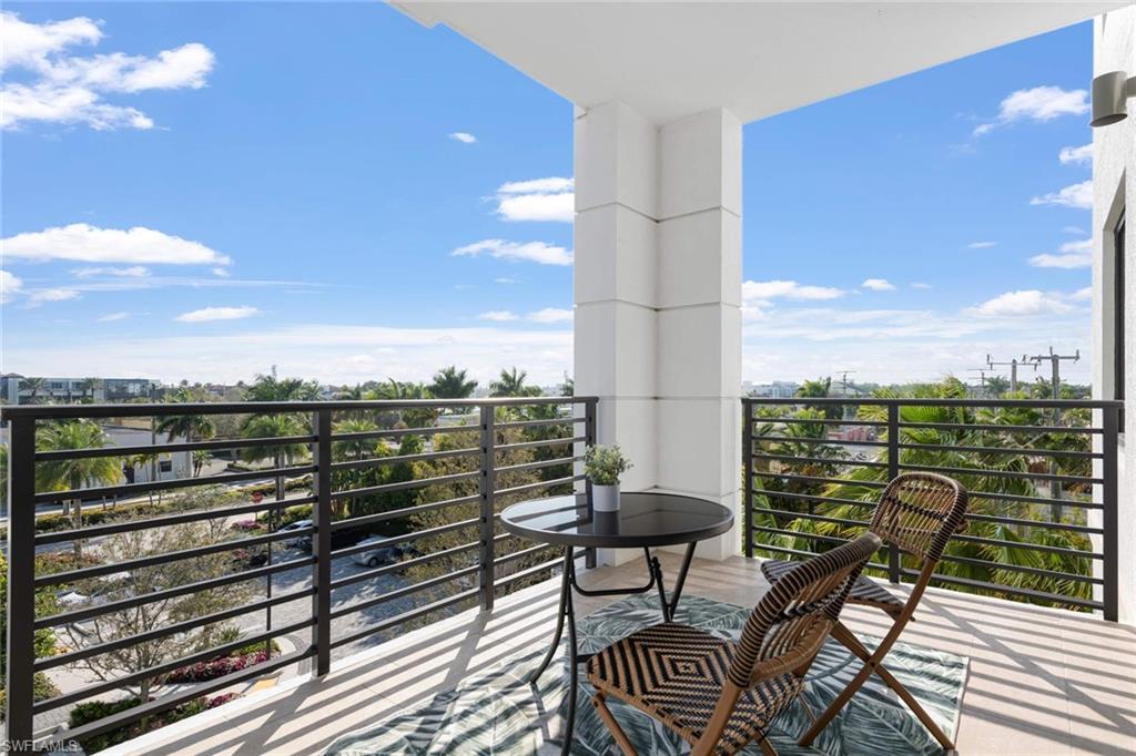 1111 Central AVE Unit: 401