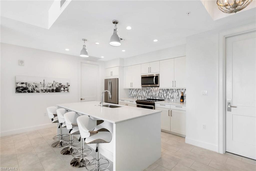 1111 Central AVE Unit: 401