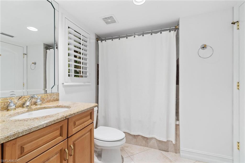 445 3rd AVE S Unit: 200