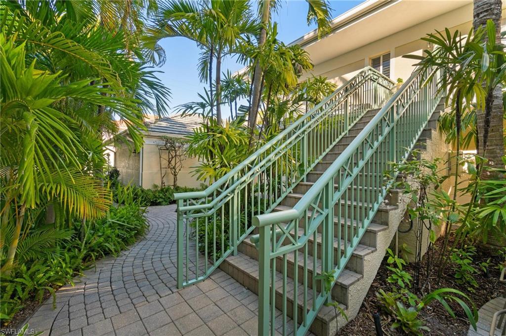 445 3rd AVE S Unit: 200