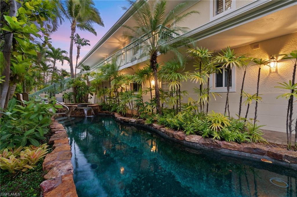 445 3rd AVE S Unit: 200