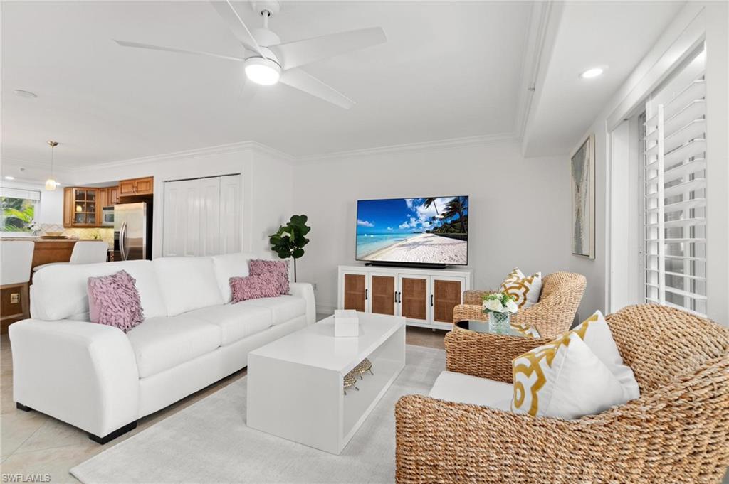 445 3rd AVE S Unit: 200
