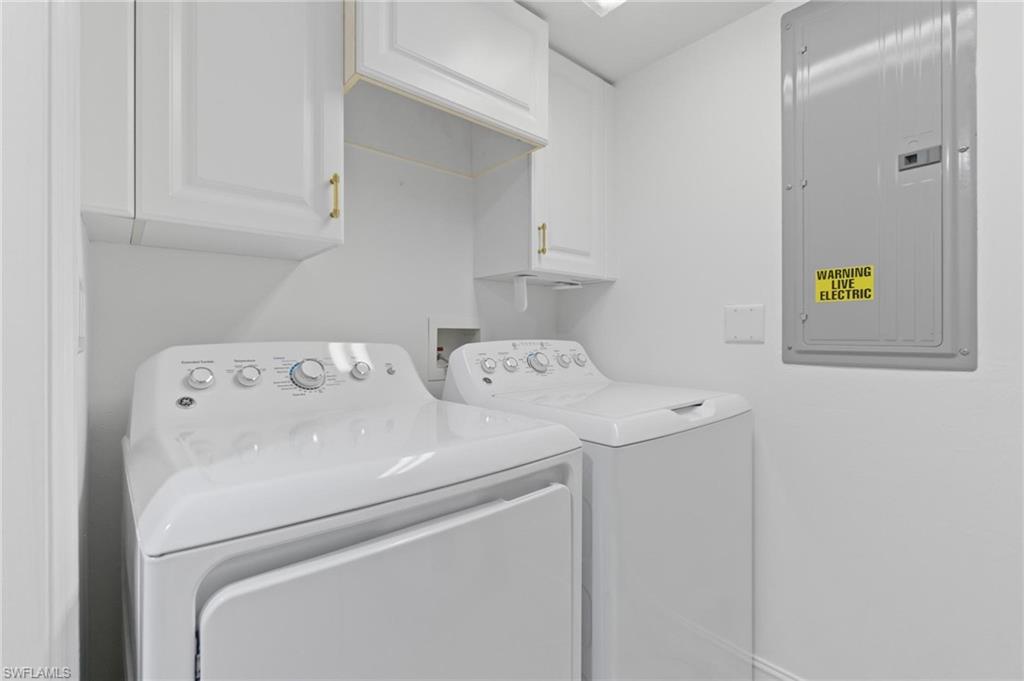 445 3rd AVE S Unit: 200