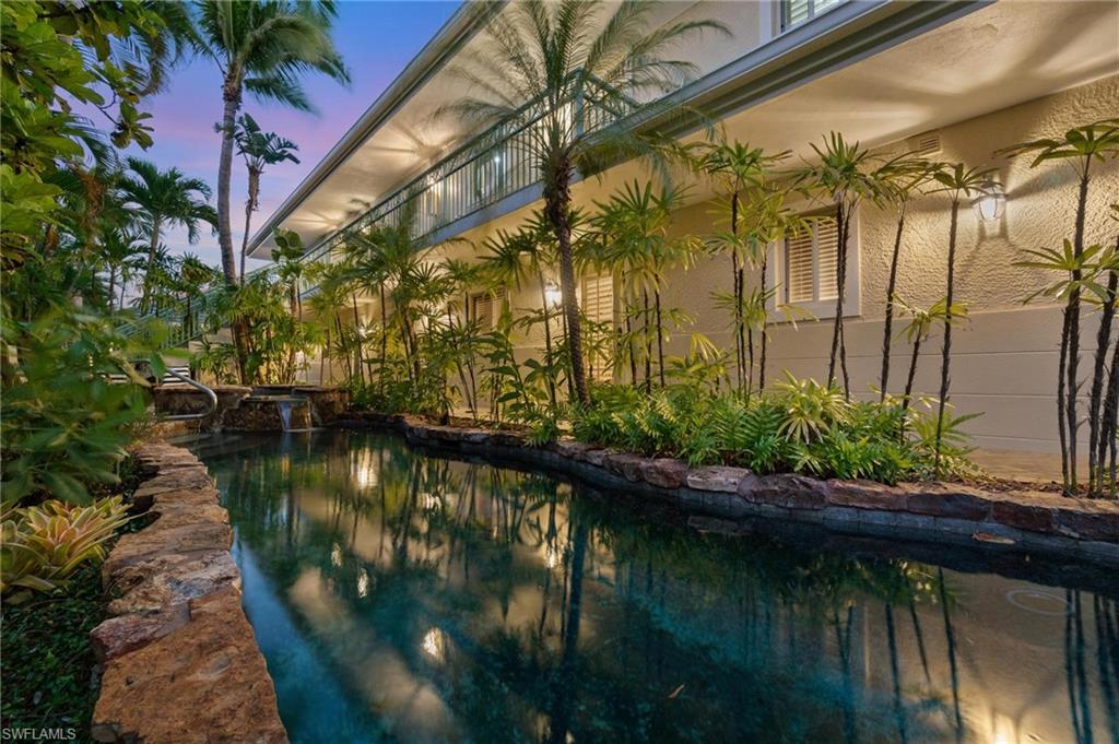 445 3rd AVE S Unit: 200