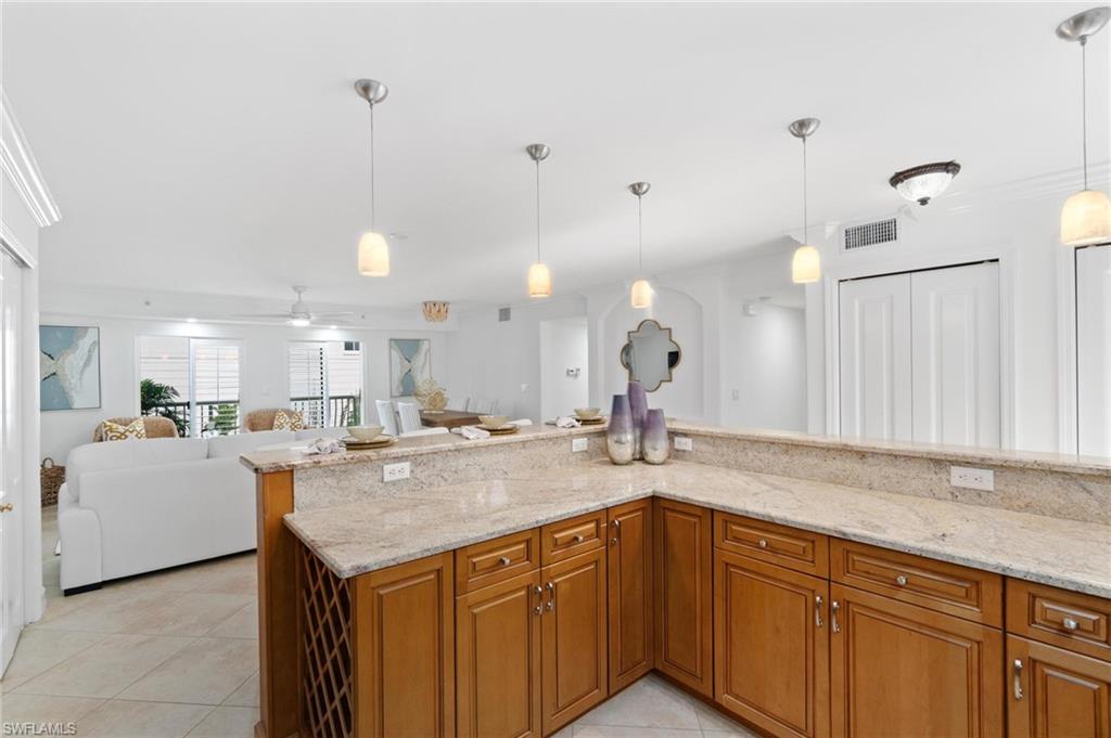 445 3rd AVE S Unit: 200