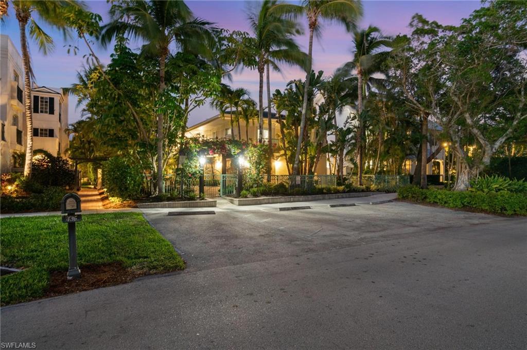445 3rd AVE S Unit: 200