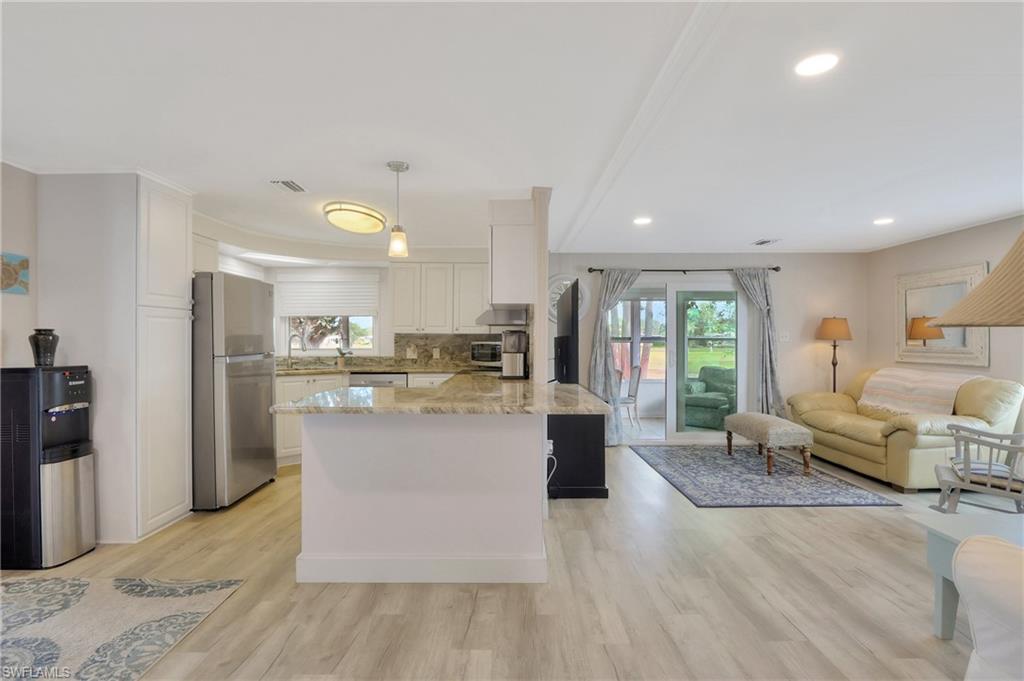 528 Charlemagne BLVD