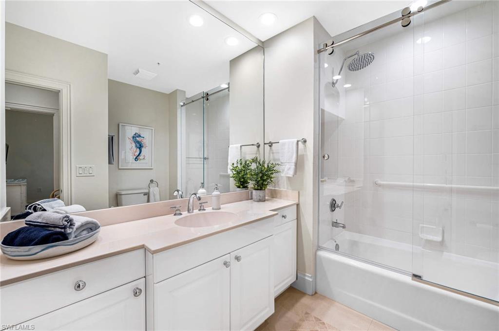 411 6th ST S Unit: 202