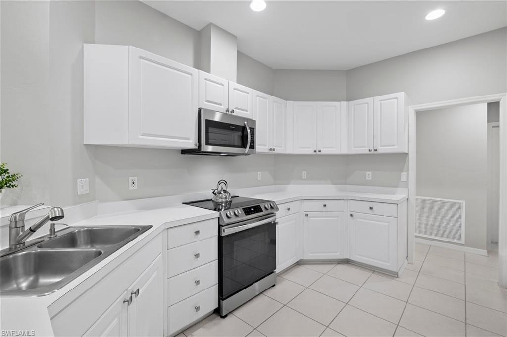 3380 Hanover CT