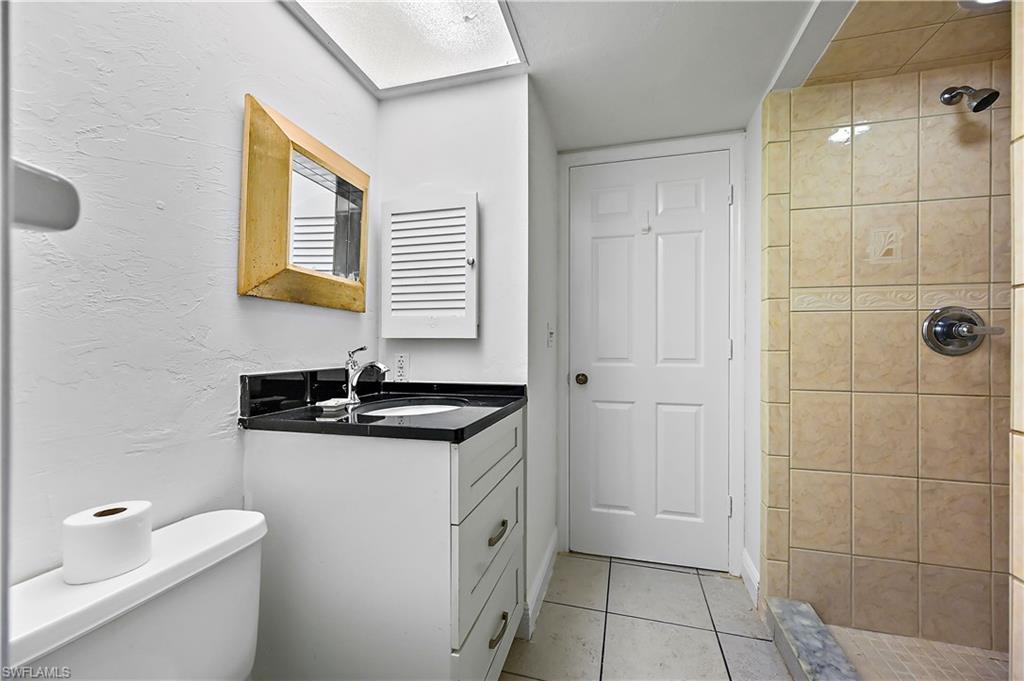 938 Augusta BLVD Unit: D-937