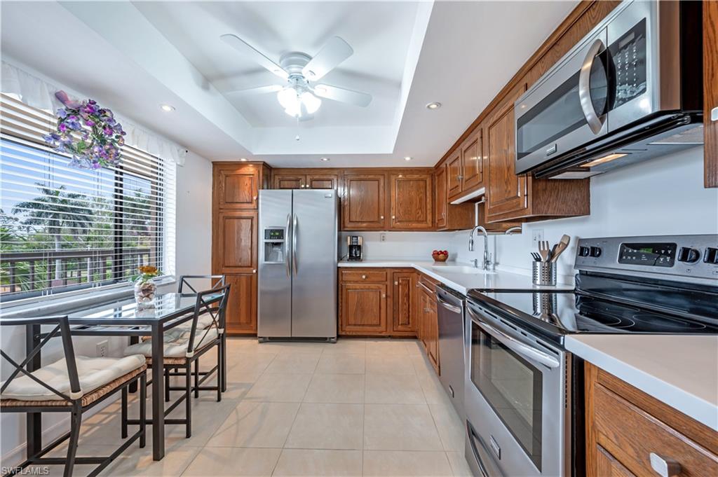 415 Augusta BLVD Unit: 307