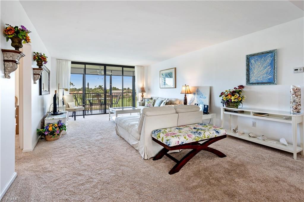 415 Augusta BLVD Unit: 307