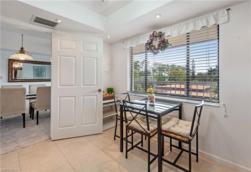 415 Augusta BLVD Unit: 307