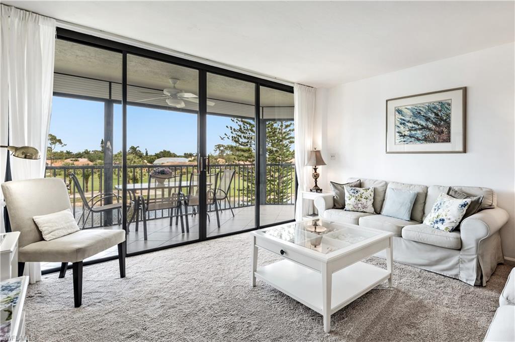 415 Augusta BLVD Unit: 307