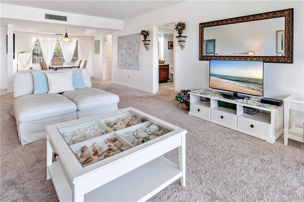 415 Augusta BLVD Unit: 307