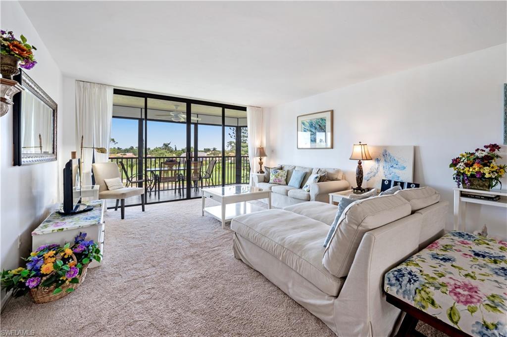 415 Augusta BLVD Unit: 307