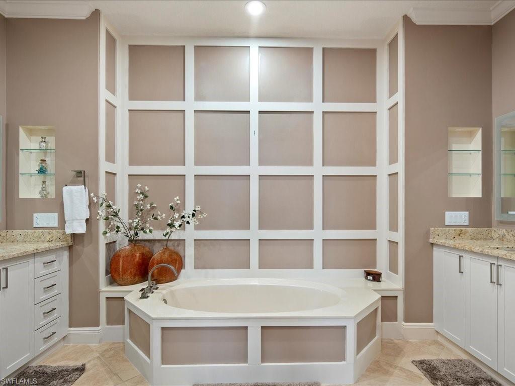 9229 Museo CIR SW Unit: 5-204