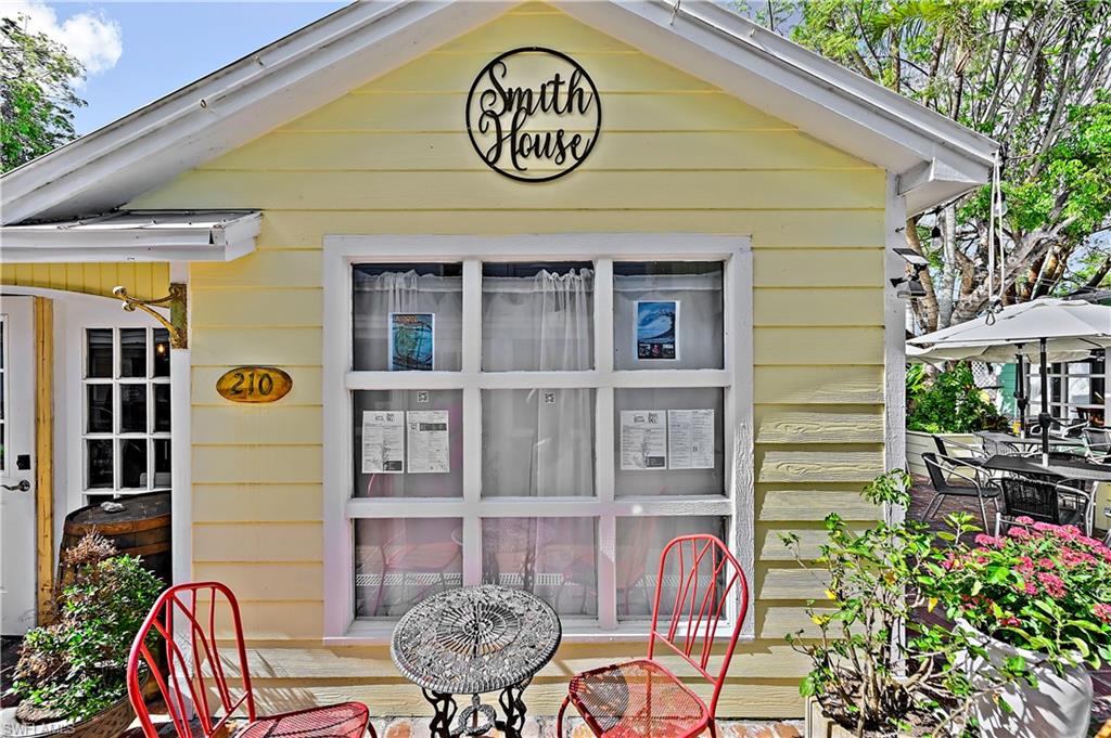 1215 Edington PL Unit: E4