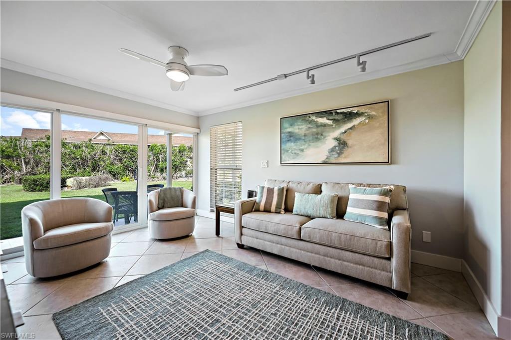 1215 Edington PL Unit: E4