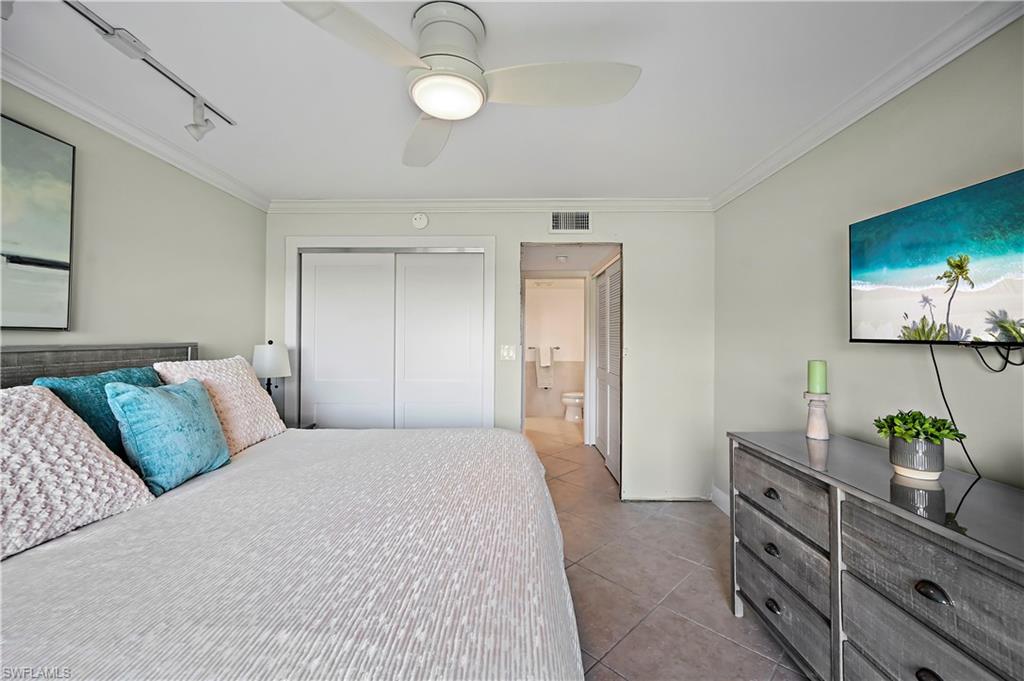 1215 Edington PL Unit: E4
