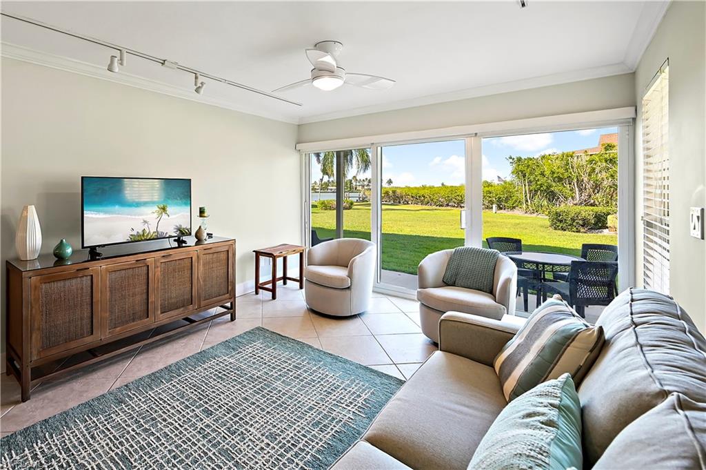 1215 Edington PL Unit: E4